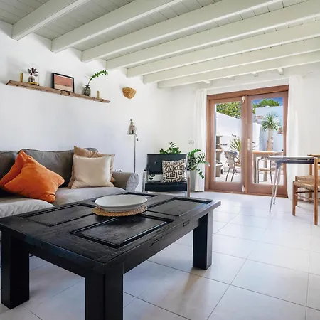 Balcon Botanico - Shared Pool - Island Location - 10 Mins Drive To Famara And La Santa Appartement