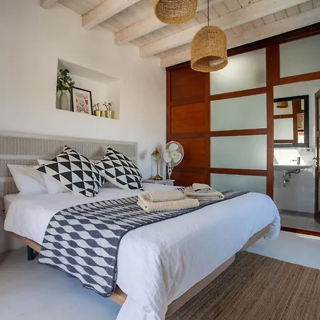 Balcon Botanico - Shared Pool - Island Location - 10 Mins Drive To Famara And La Santa Tiagua