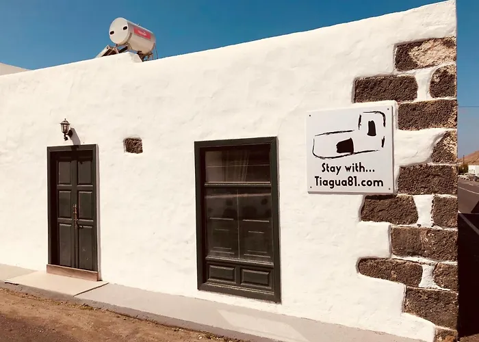 Balcon Botanico - Shared Pool - Island Location - 10 Mins Drive To Famara And La Santa Tiagua